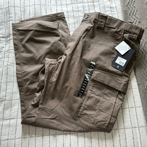 40x34 Blackhawk pants NWT - Picture 1 of 5